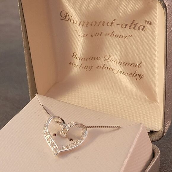 Sterling Ribbon Genuine Diamond Heart Pendant Necklace - New in Box - Picture 3 of 4